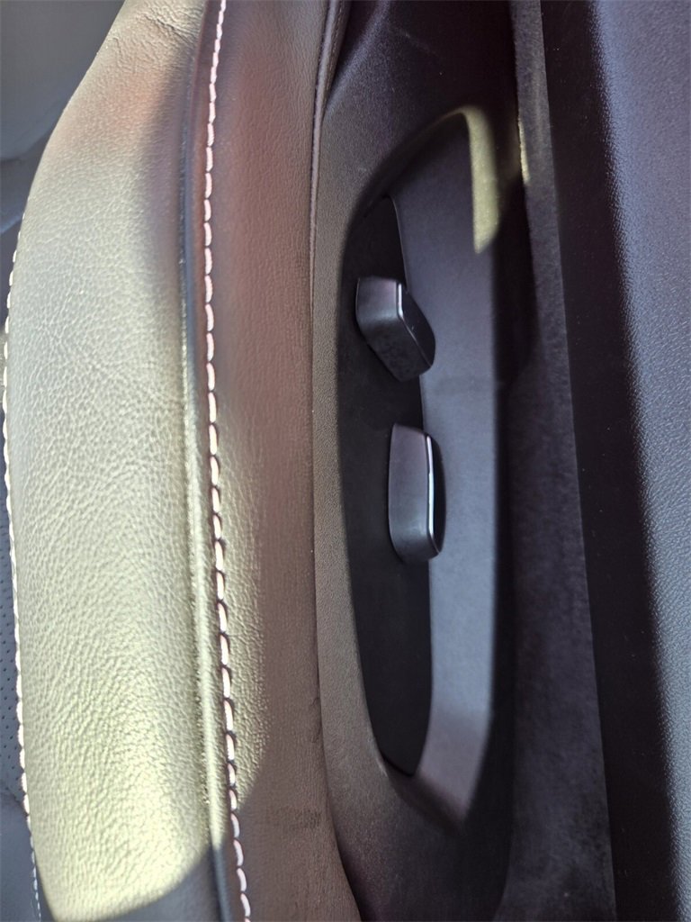 Certified 2024 Chevrolet Corvette Stingray Convertible w/ 1LT image 5