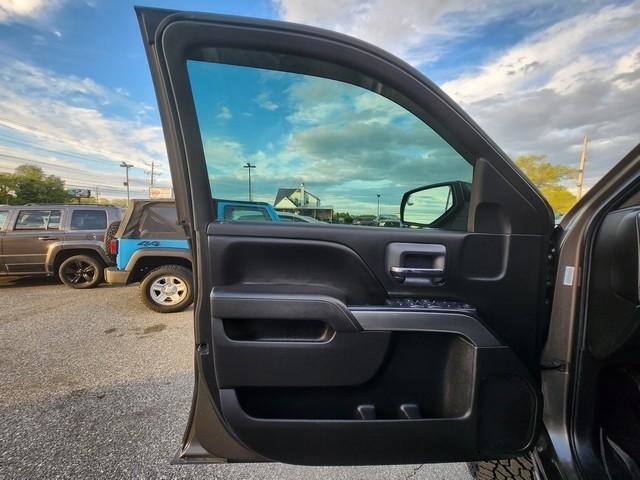 Used 2015 Chevrolet Silverado 2500 LT AWD/4WD image 9