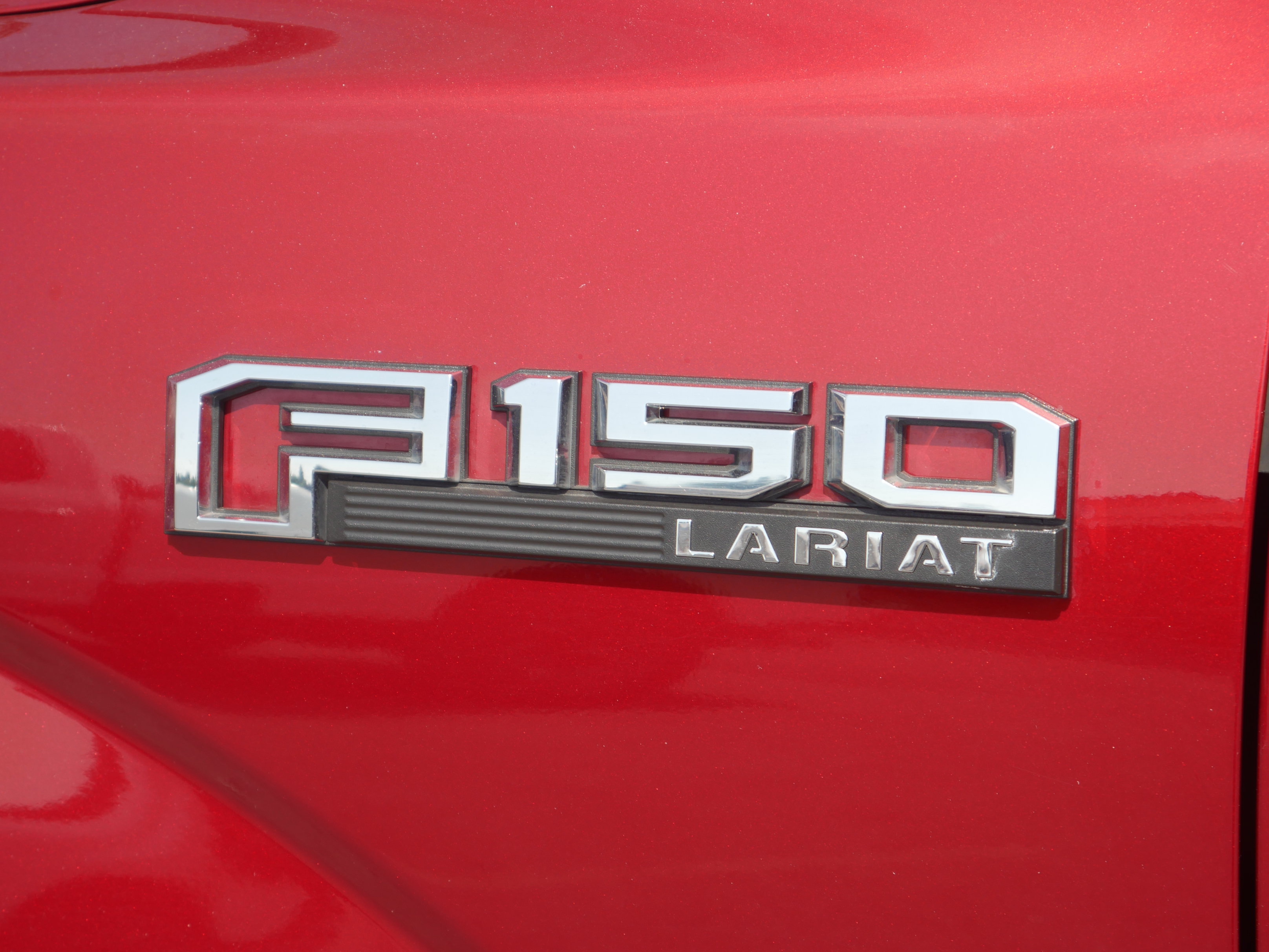 Used 2019 Ford F150 Lariat w/ Equipment Group 502A Luxury AWD/4WD image 18