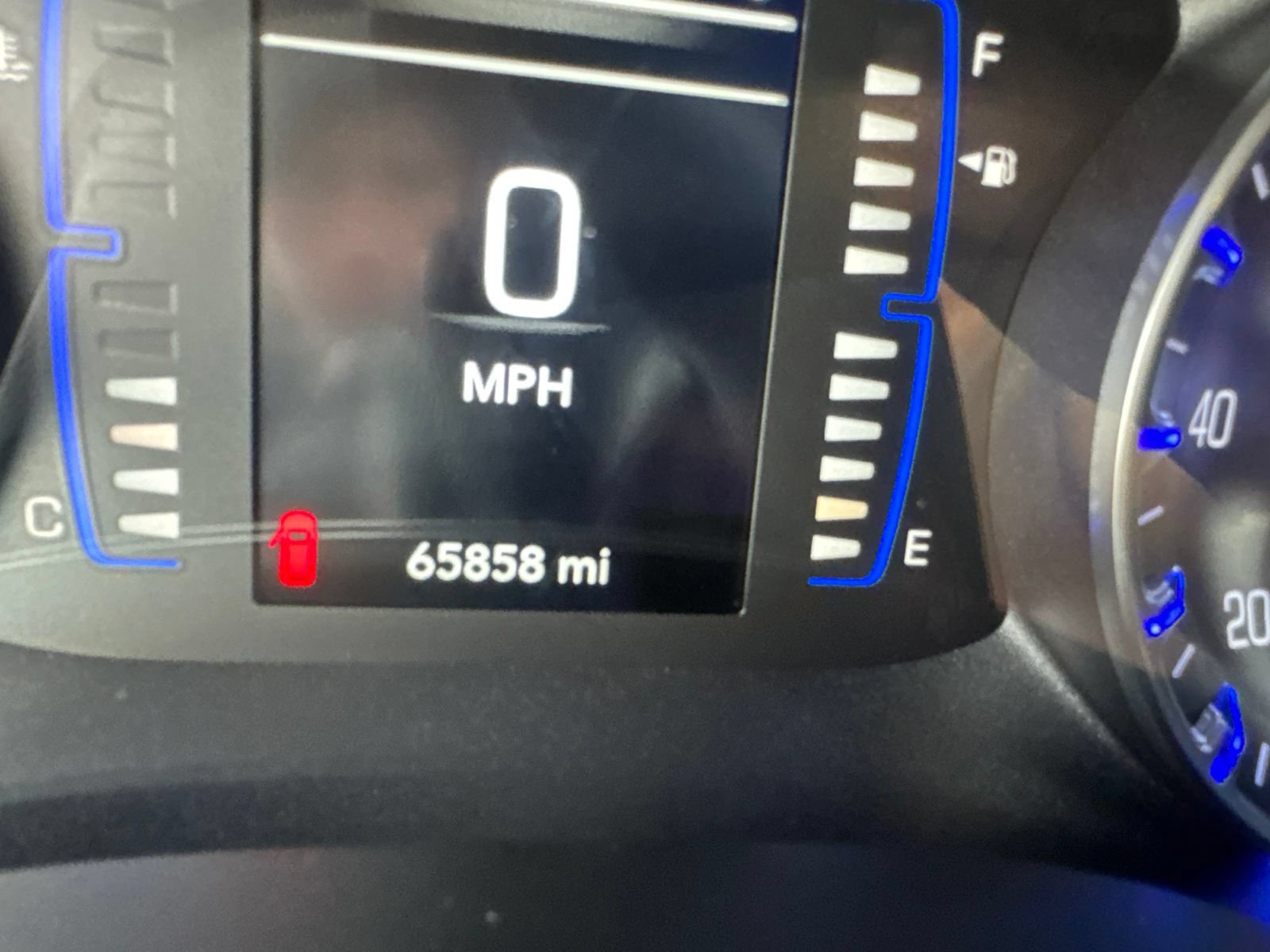 Used 2022 Chrysler Voyager LX FWD image 15