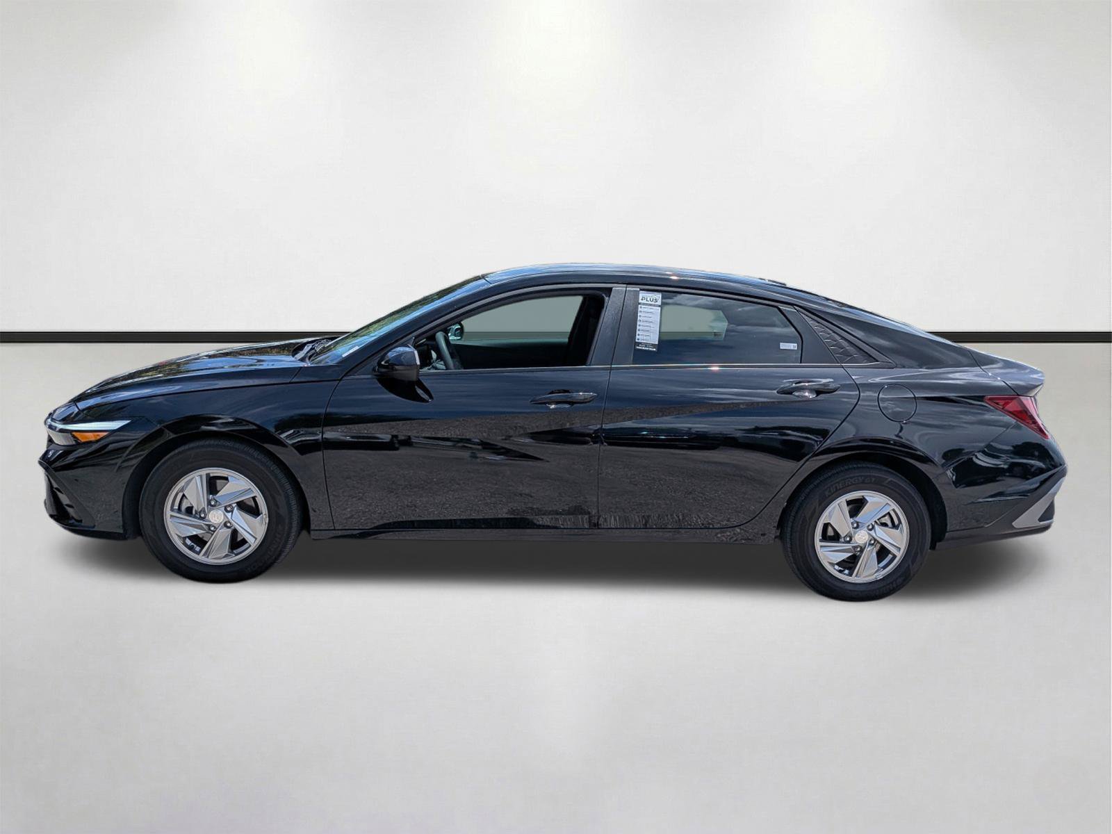 Used 2026 Hyundai Elantra SE FWD image 7
