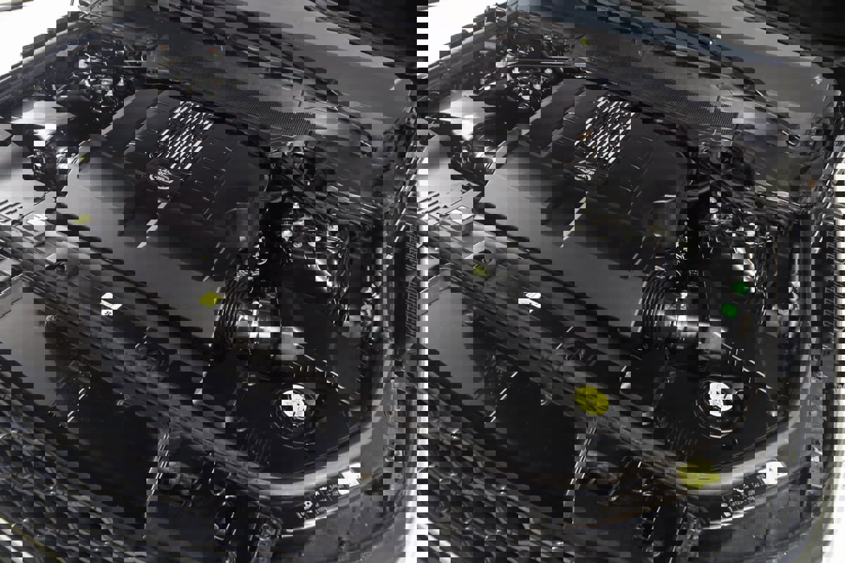 Used 2018 Land Rover Range Rover Sport HSE image 19