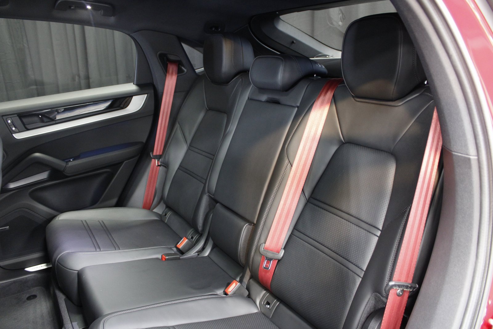 New 2026 Porsche Cayenne Coupe image 19