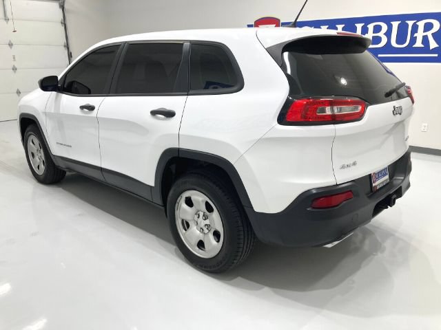 Used 2017 Jeep Cherokee Sport w/ Trailer Tow Group AWD/4WD image 9