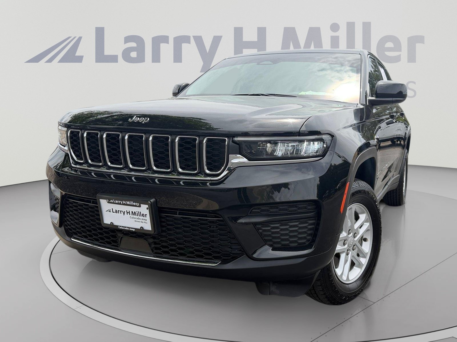 Used 2023 Jeep Grand Cherokee Laredo