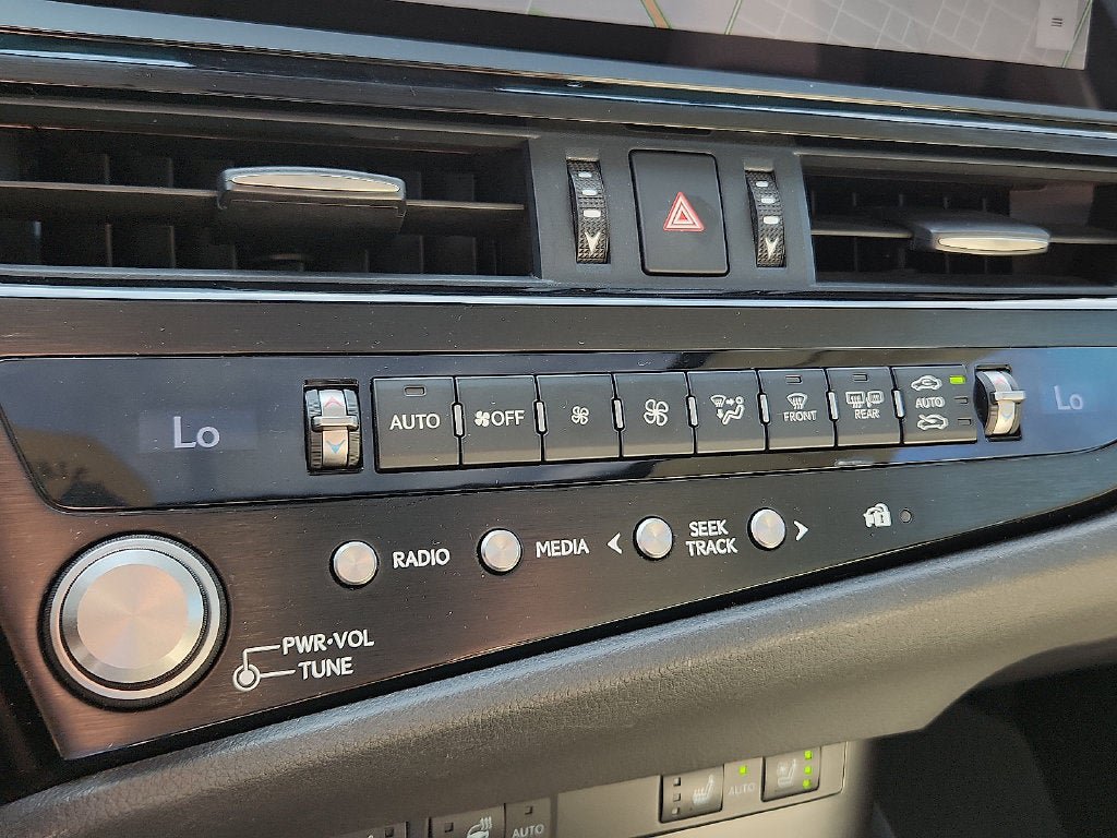 Used 2025 Lexus ES 350 w/ Premium Package FWD image 24