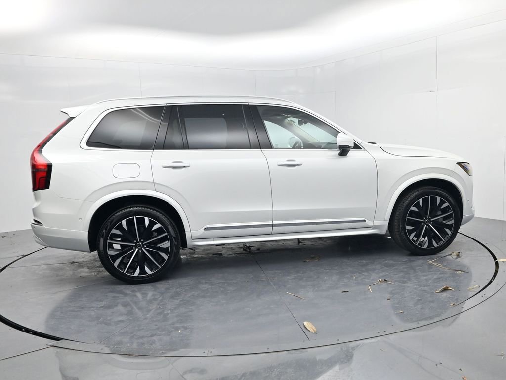 Used 2025 Volvo XC90 B5 Plus image 8