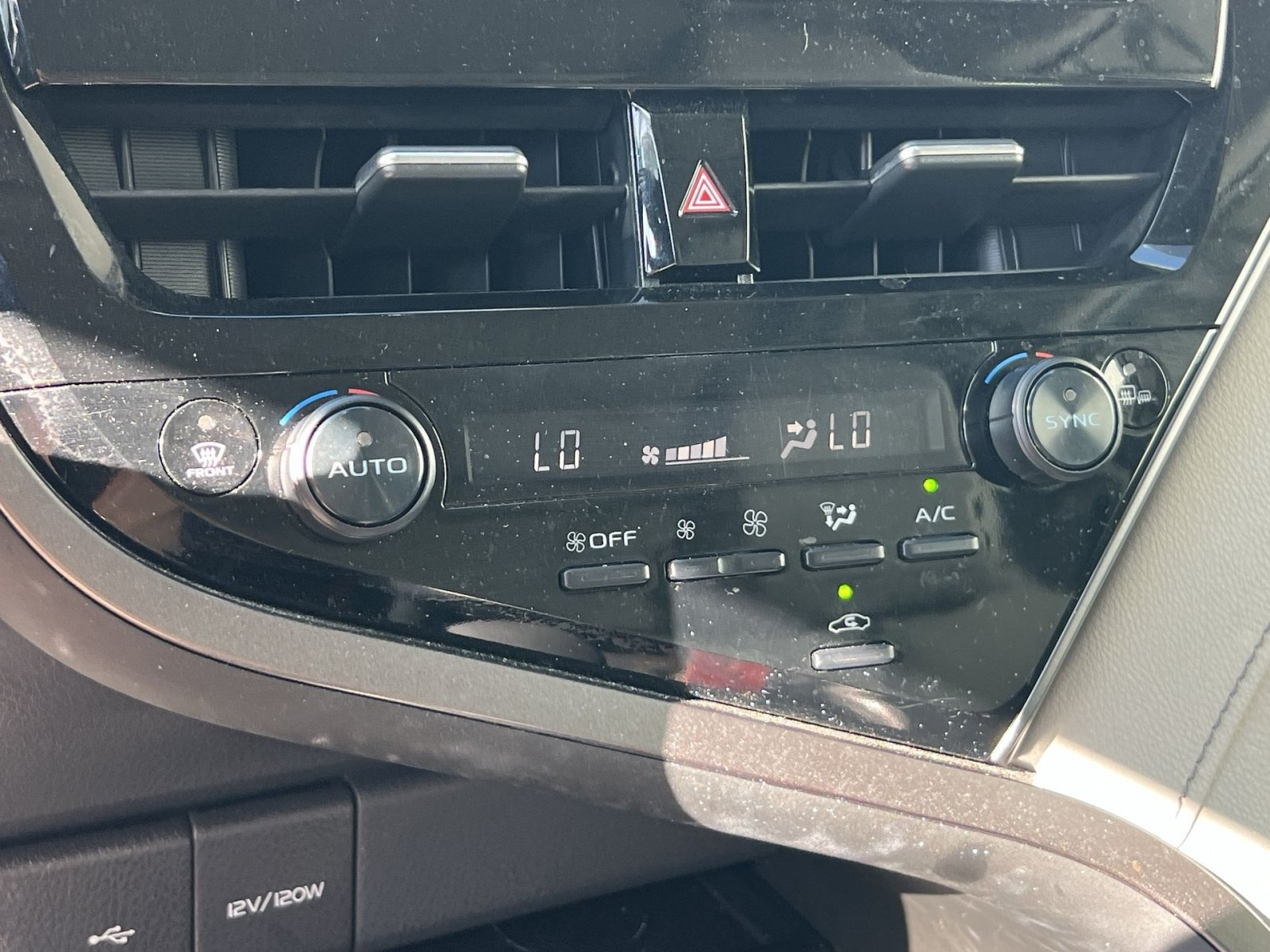 Used 2024 Toyota Camry SE w/ Cold Weather Package FWD image 19