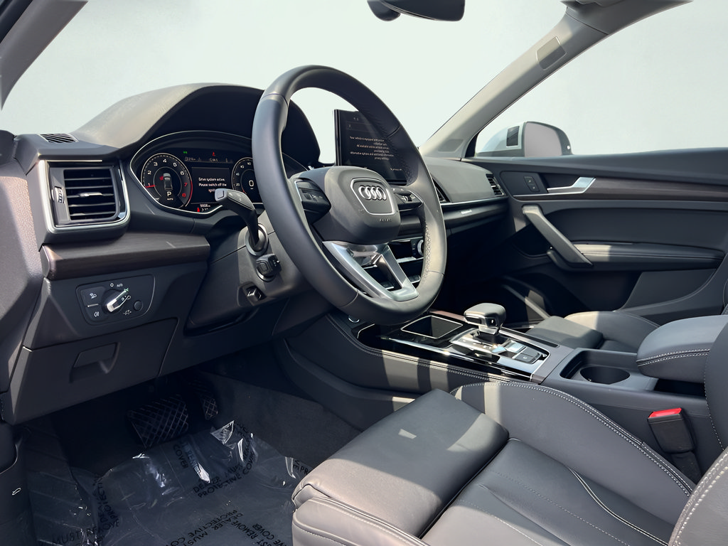 Used 2025 Audi Q5 2.0T Premium Plus w/ Premium Plus Package AWD/4WD image 34