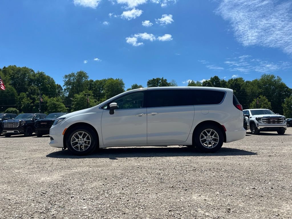 Used 2023 Chrysler Voyager LX FWD image 18