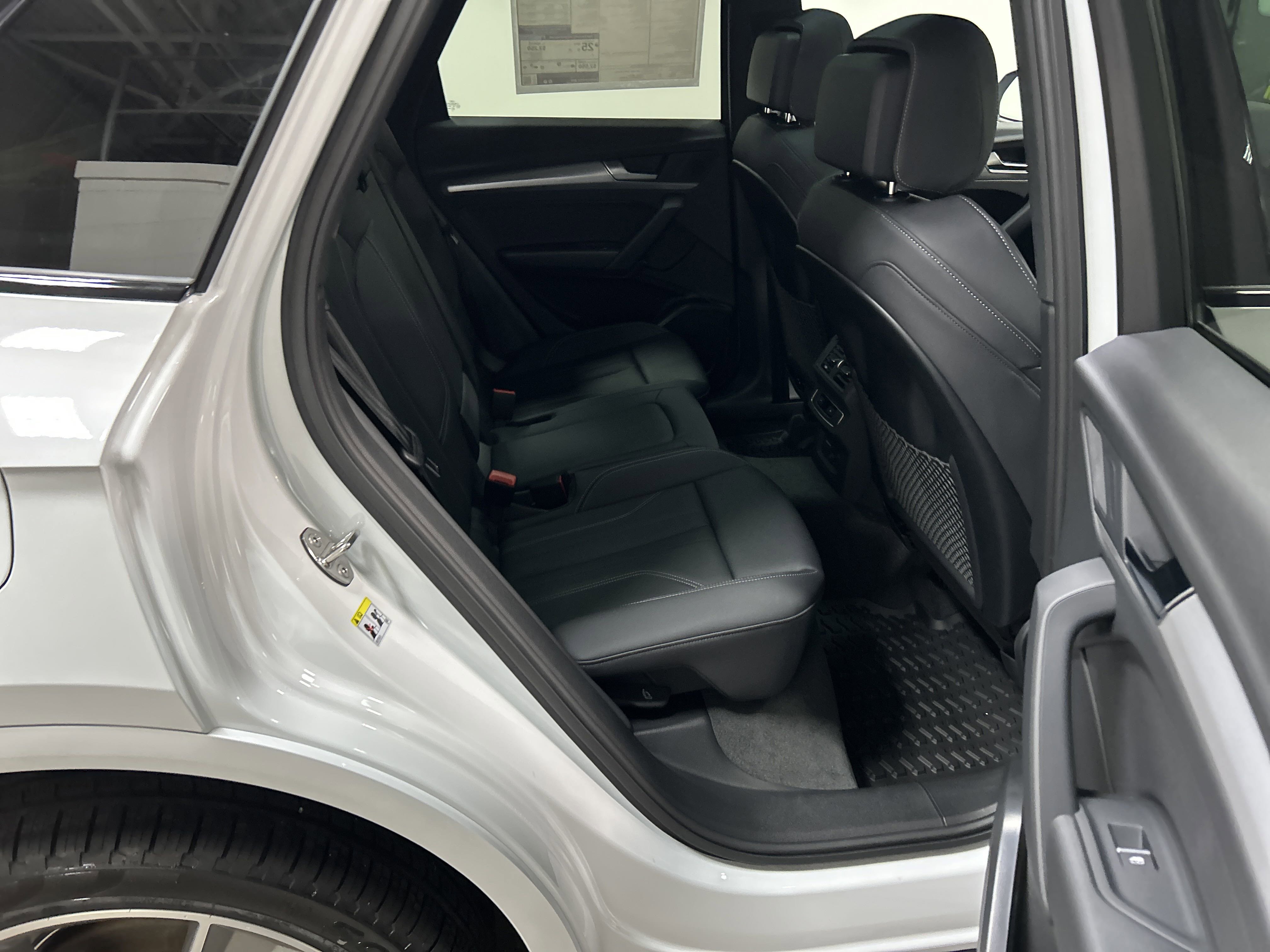 New 2025 Audi Q5 2.0T Premium image 32