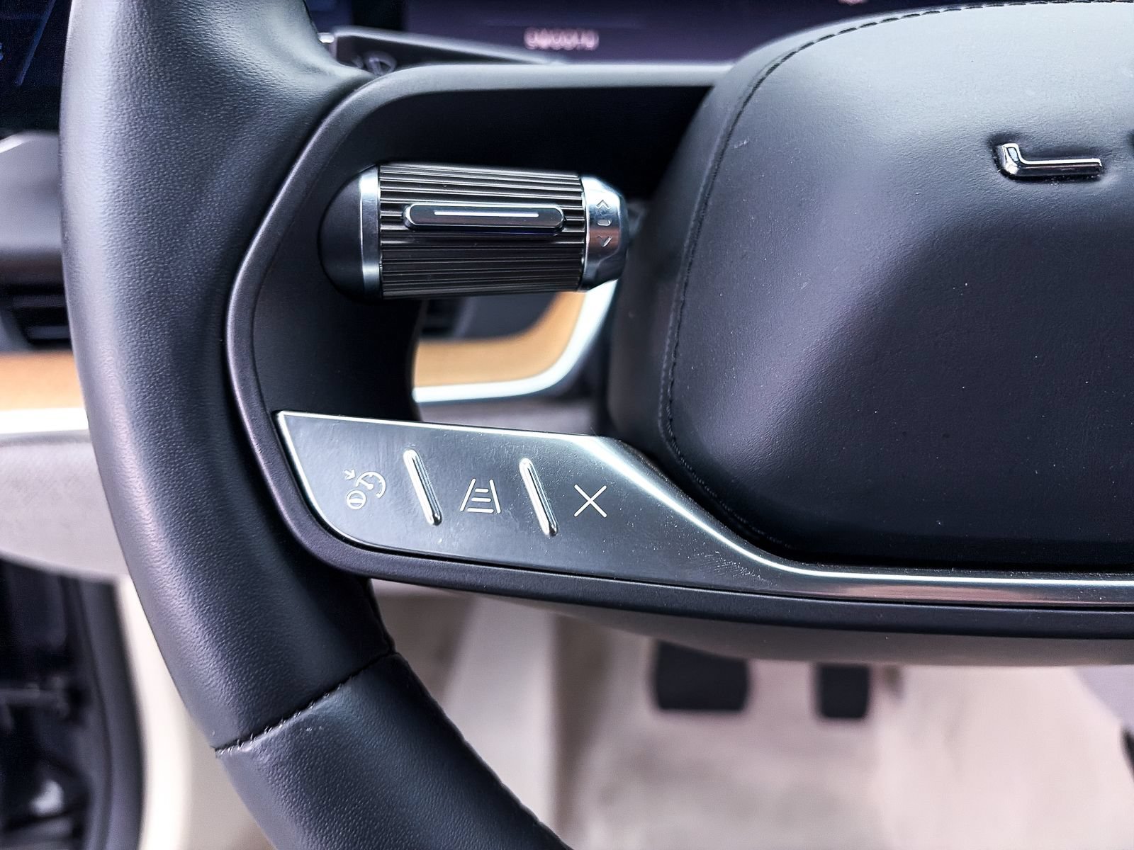 Used 2024 Lucid Air Touring AWD/4WD image 30