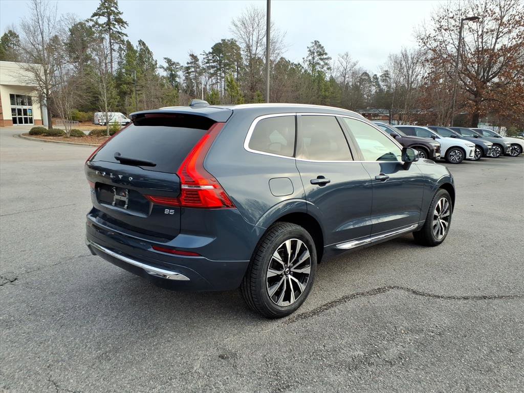 Certified 2023 Volvo XC60 B5 Plus w/ Climate Package image 3