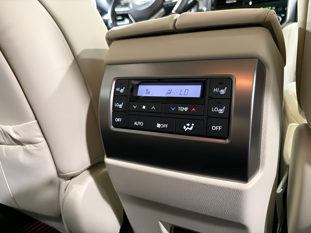 Used 2022 Lexus GX 460 Premium w/ Premium Plus Package AWD/4WD image 38
