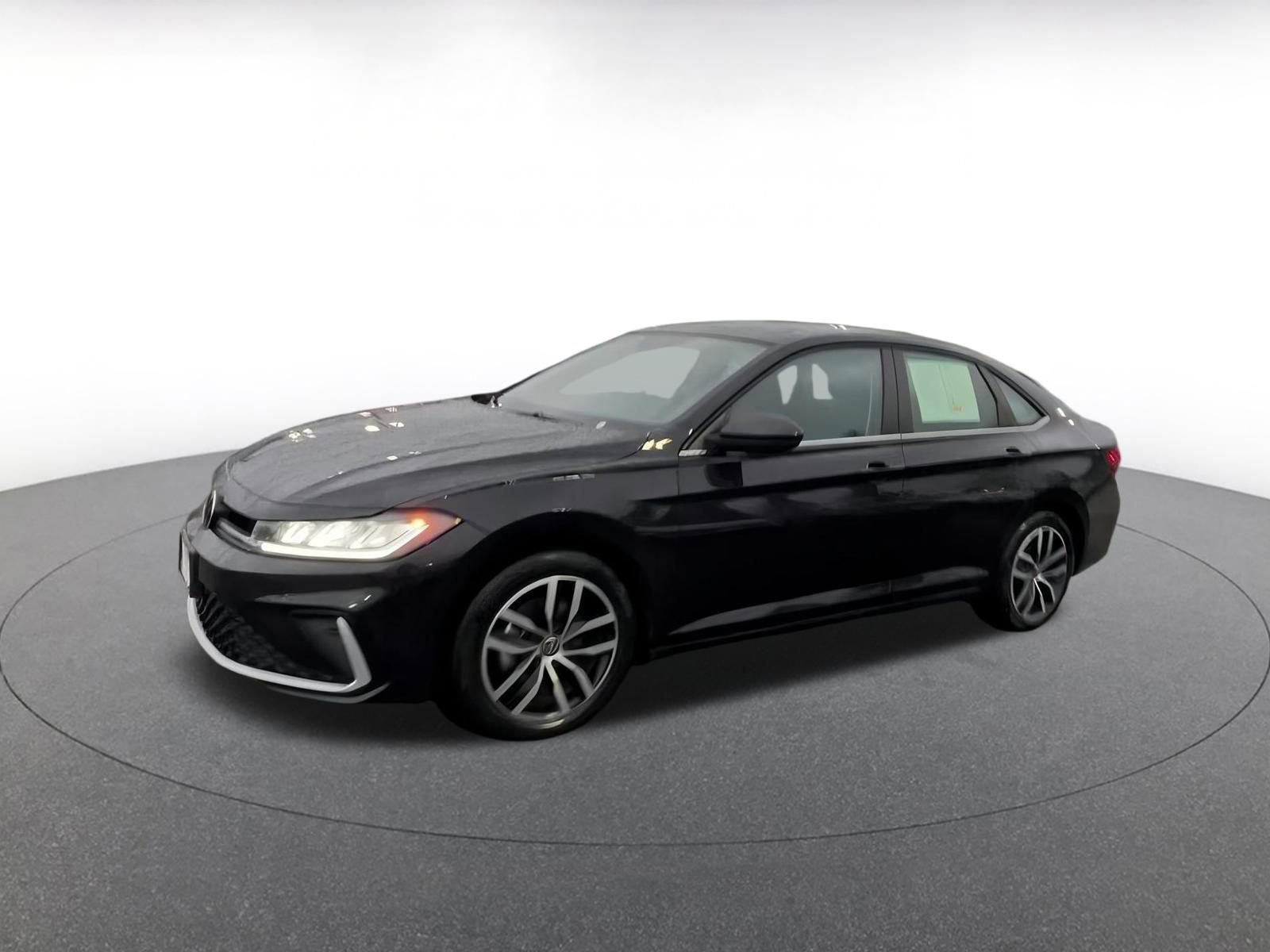 Used 2025 Volkswagen Jetta SE image 8