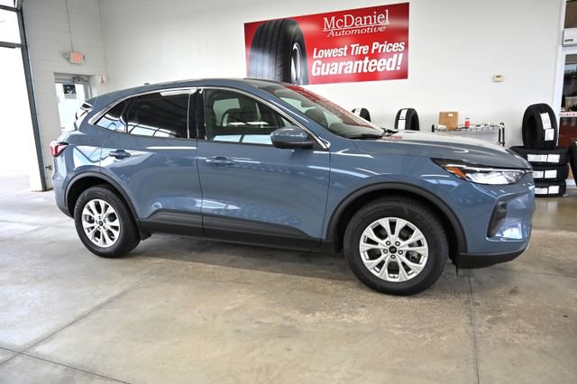 Used 2023 Ford Escape Active w/ Tech Pack #2 AWD/4WD image 4