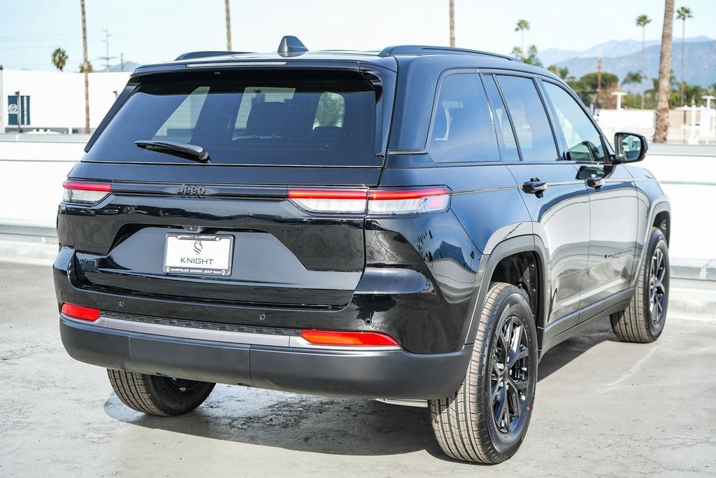 New 2026 Jeep Grand Cherokee Altitude image 7