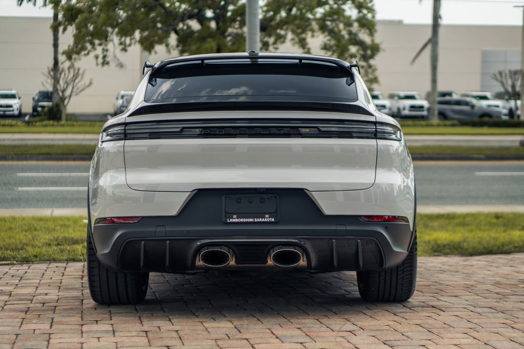 Used 2024 Porsche Cayenne Turbo GT image 4