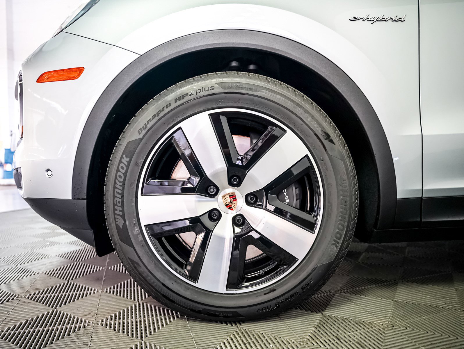 New 2026 Porsche Cayenne E-Hybrid image 14