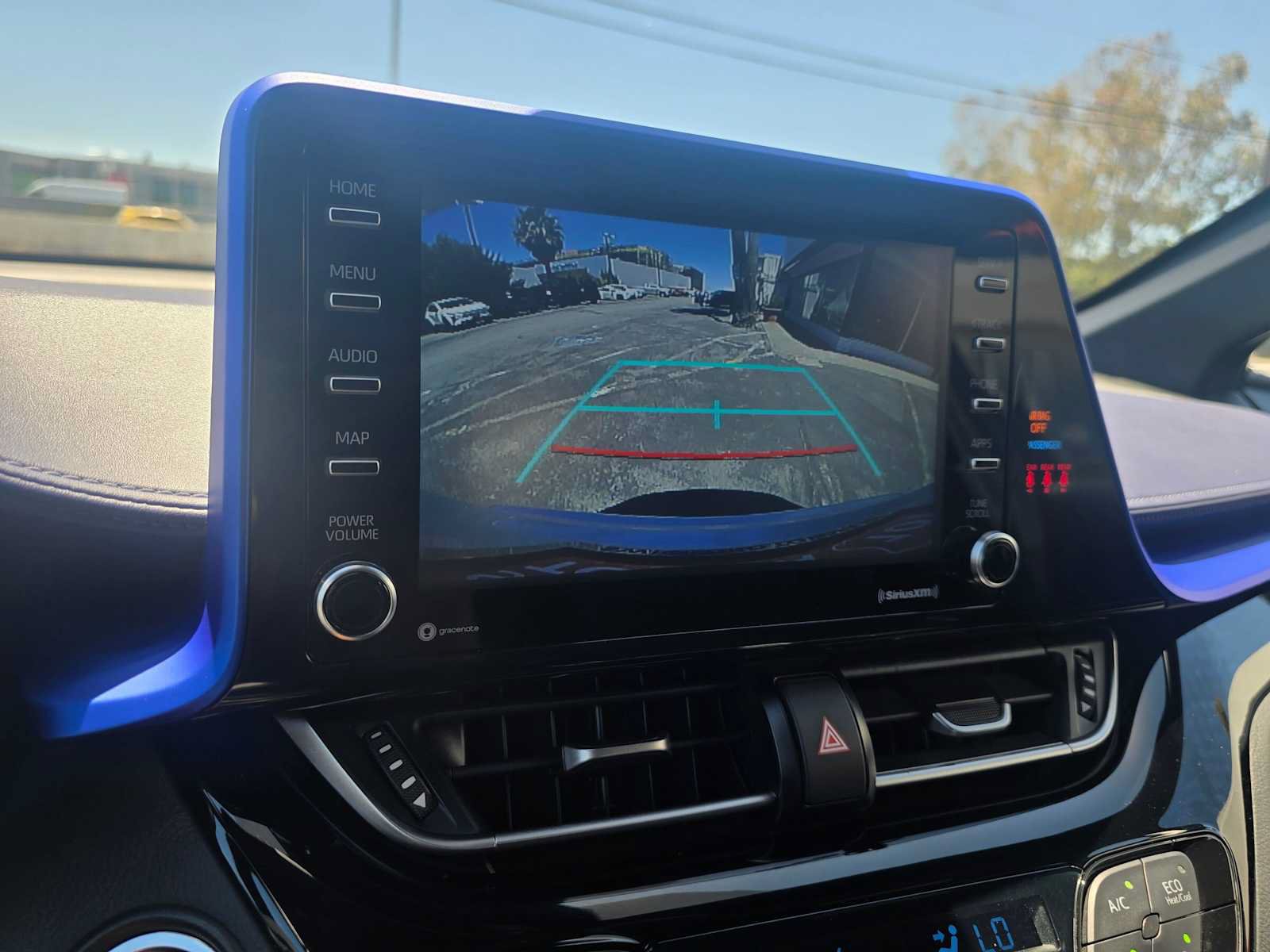 Used 2022 Toyota C-HR XLE FWD image 27