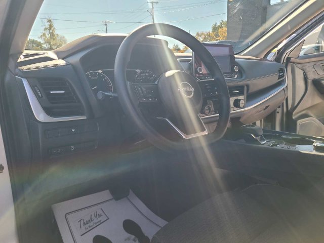 Used 2023 Nissan Rogue SV AWD/4WD image 13