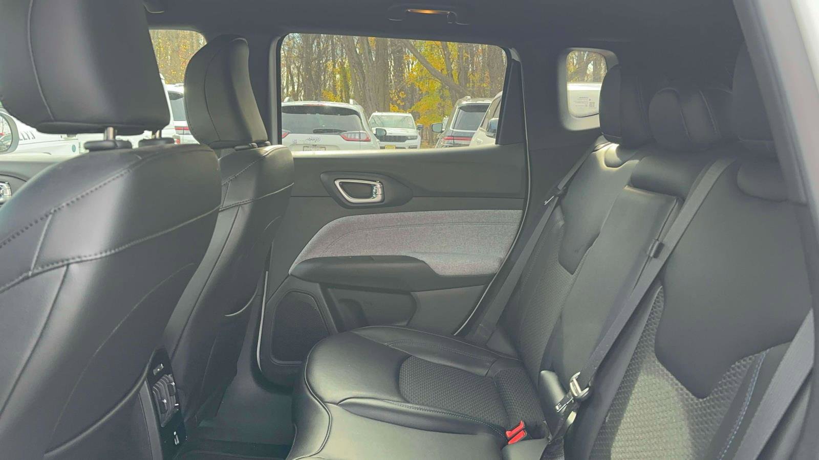 Used 2023 Jeep Compass Latitude w/ Convenience Group image 10