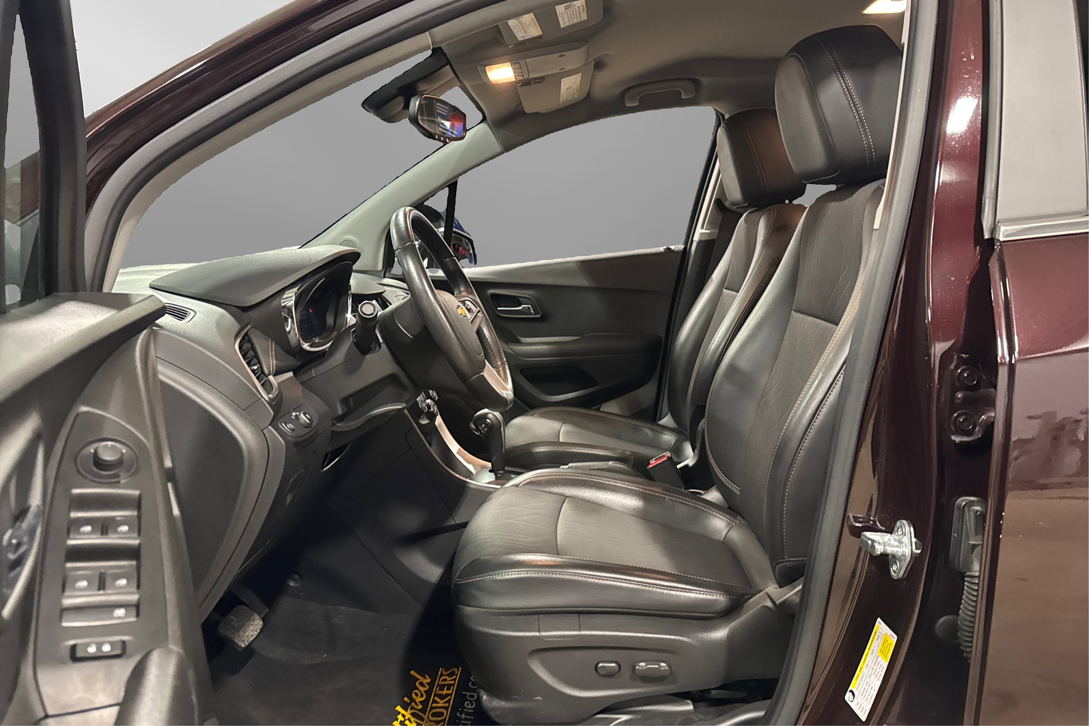 Used 2020 Chevrolet Trax LT w/ Driver Confidence Package image 18