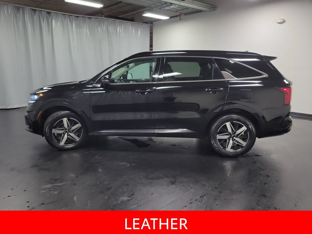 Used 2022 Kia Sorento S w/ Panoramic Sunroof Package FWD image 5