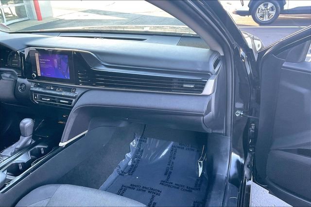 Used 2025 Toyota Camry LE FWD image 16