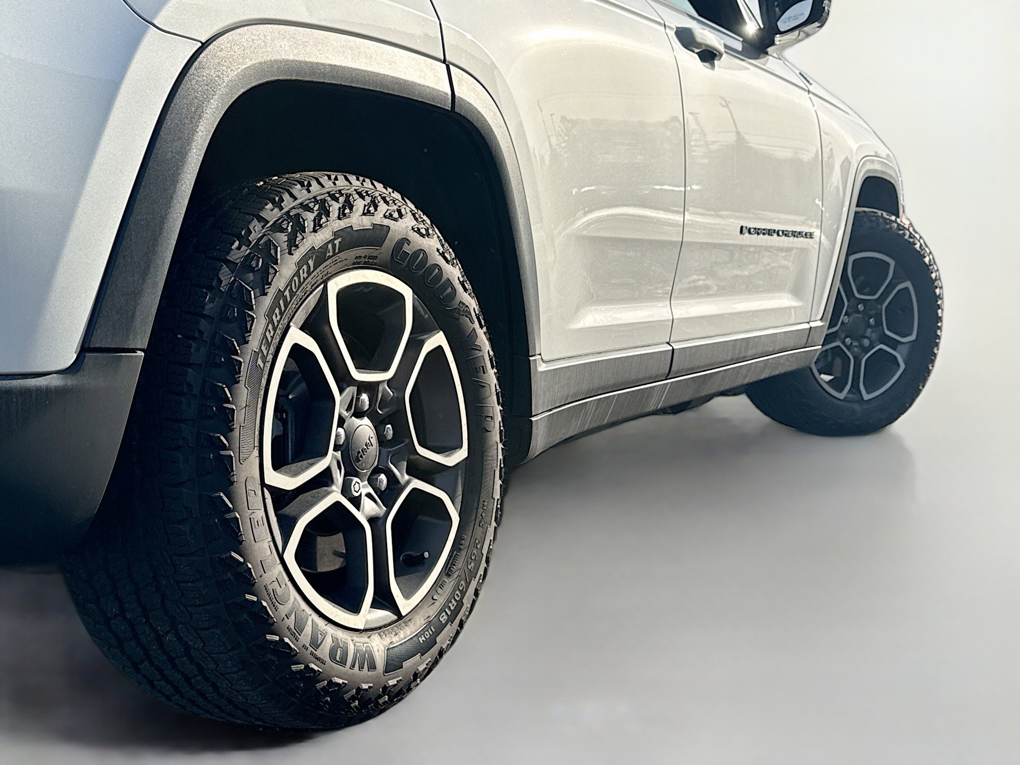 Used 2022 Jeep Grand Cherokee Trailhawk w/ Advanced Protech Group II image 15