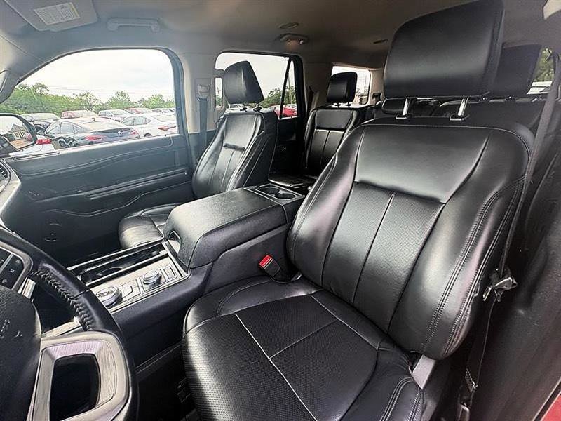 Used 2022 Ford Expedition XLT AWD/4WD image 19