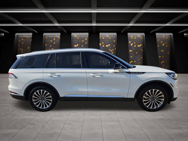 Used 2022 Lincoln Aviator Reserve w/ Elements Package Plus image 3