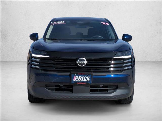 Used 2025 Nissan Kicks SV image 2