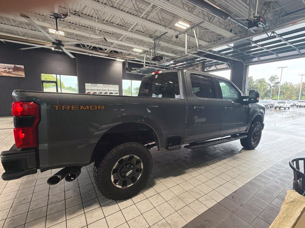 Used 2023 Ford F250 Lariat w/ Lariat Ultimate Package AWD/4WD image 6