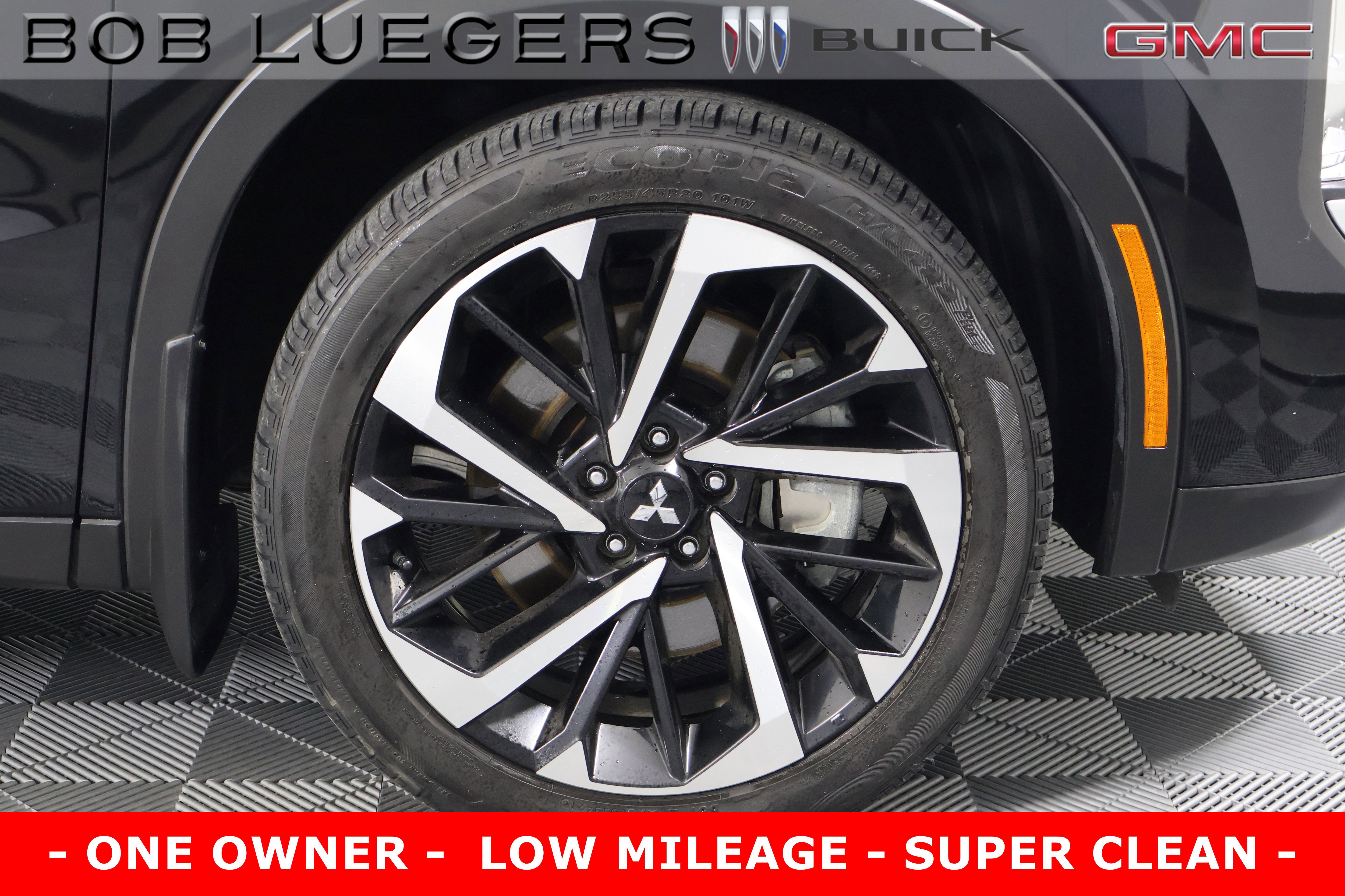 Used 2022 Mitsubishi Outlander SE image 3