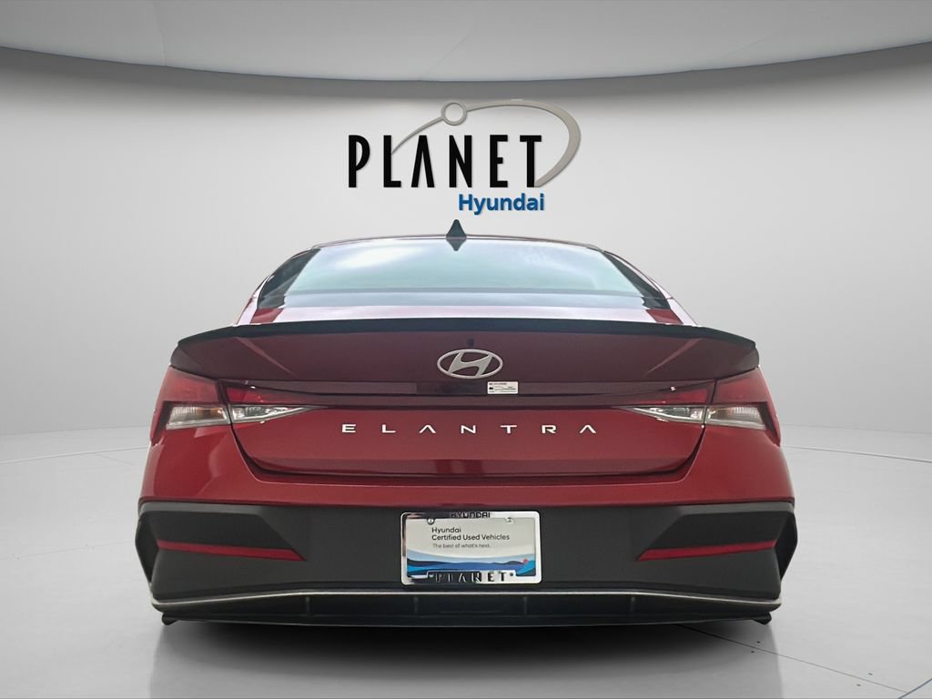 Certified 2025 Hyundai Elantra Sport FWD image 5