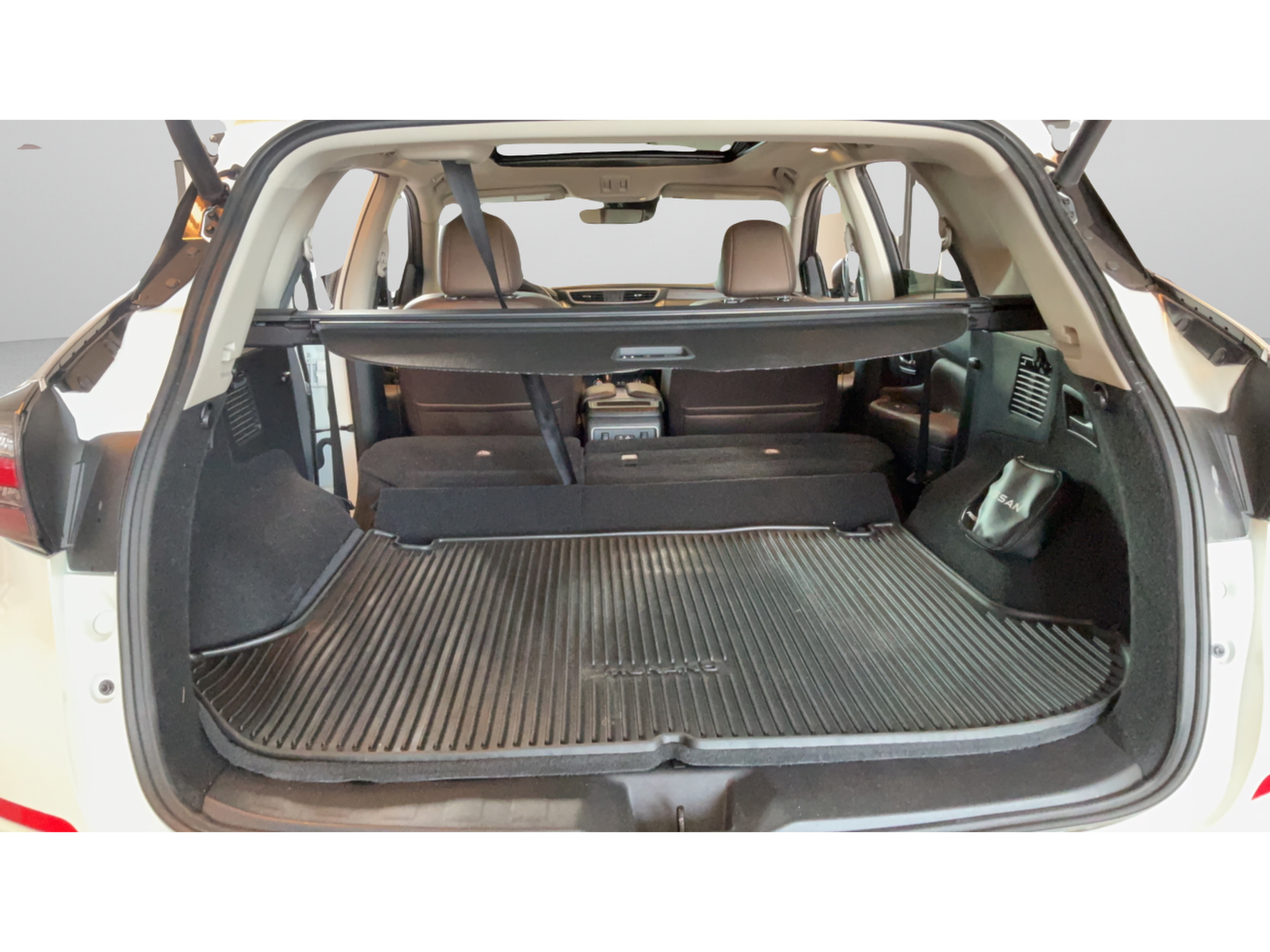 Used 2024 Nissan Murano Platinum w/ Cargo Package FWD image 38