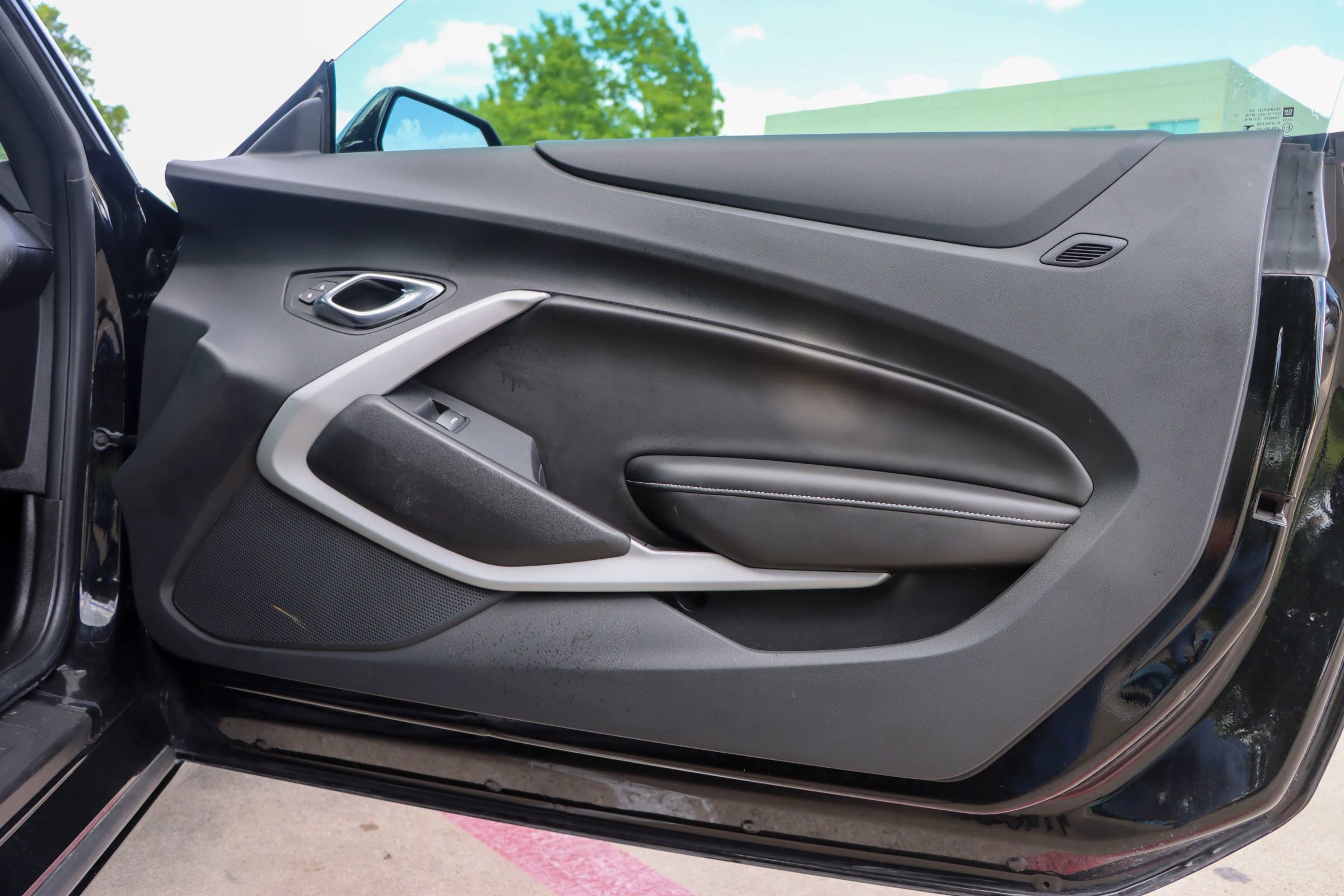 Used 2018 Chevrolet Camaro SS image 9