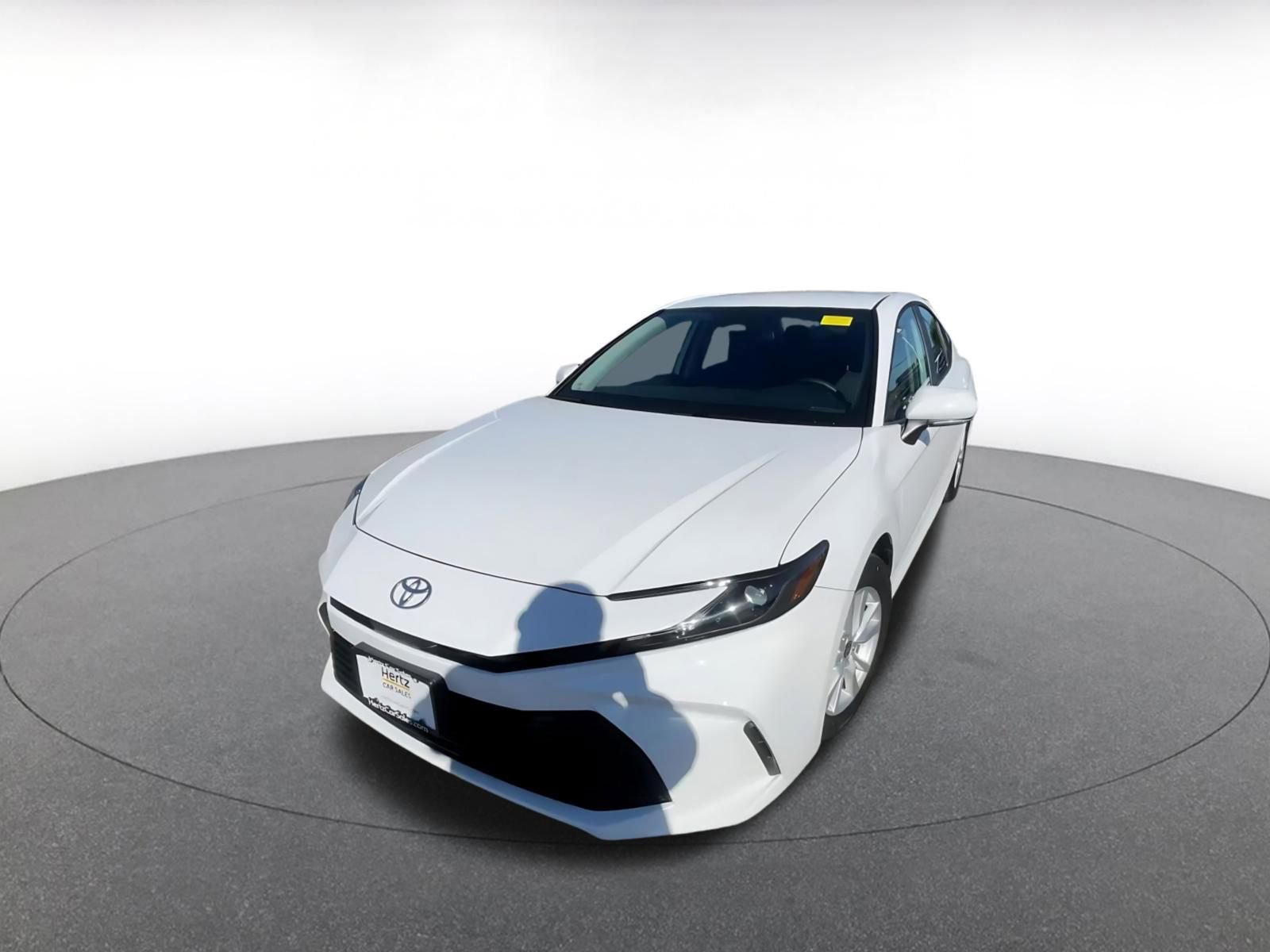 Used 2025 Toyota Camry LE image 7