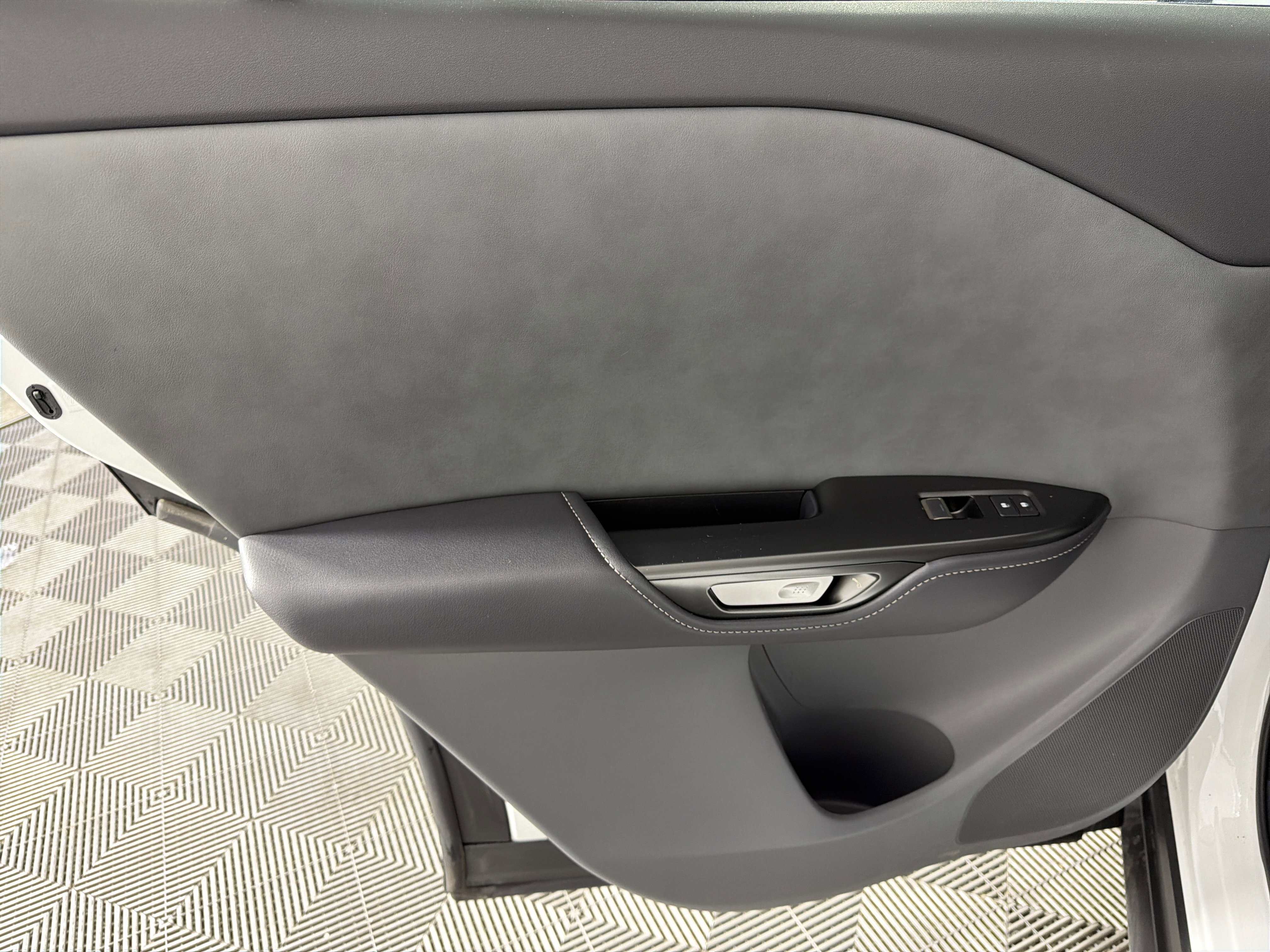 Used 2025 Lexus RZ 450e w/ Accessory Package (Z2) image 18