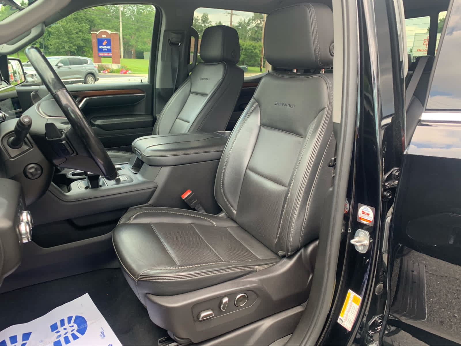 Used 2024 GMC Sierra 1500 Denali w/ Denali Reserve Package AWD/4WD image 12