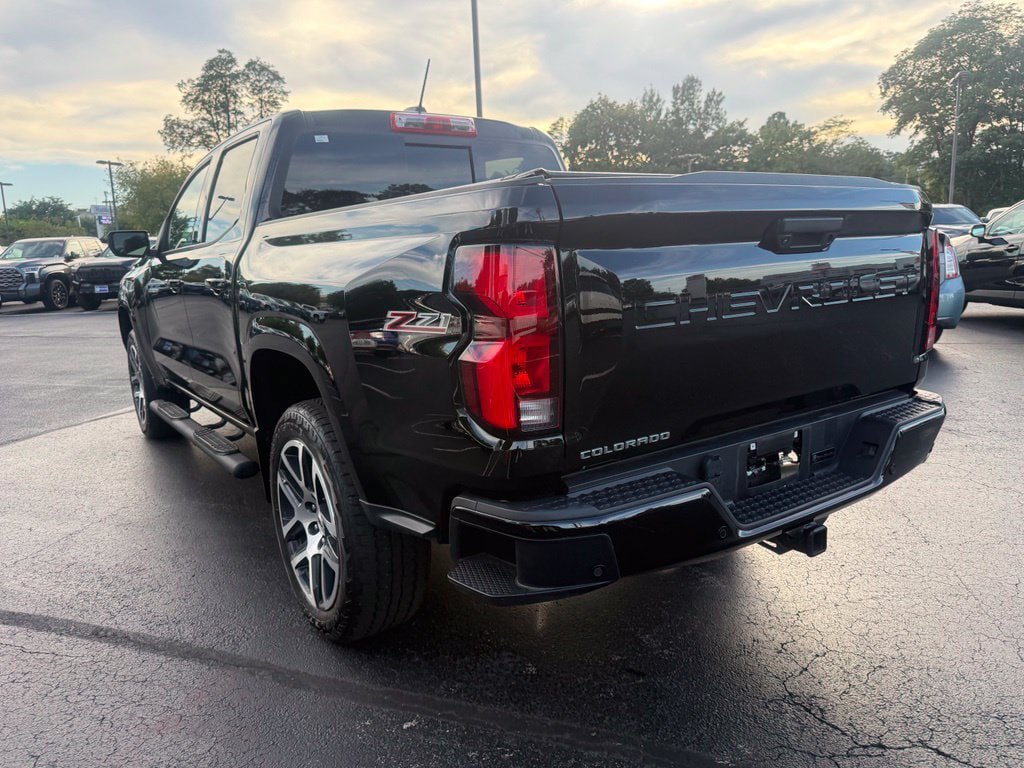 Used 2023 Chevrolet Colorado Z71 w/ Z71 Convenience Package 2 AWD/4WD image 5