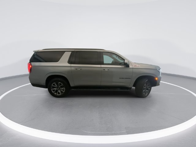 Used 2023 Chevrolet Suburban Z71 w/ Luxury Package AWD/4WD image 9