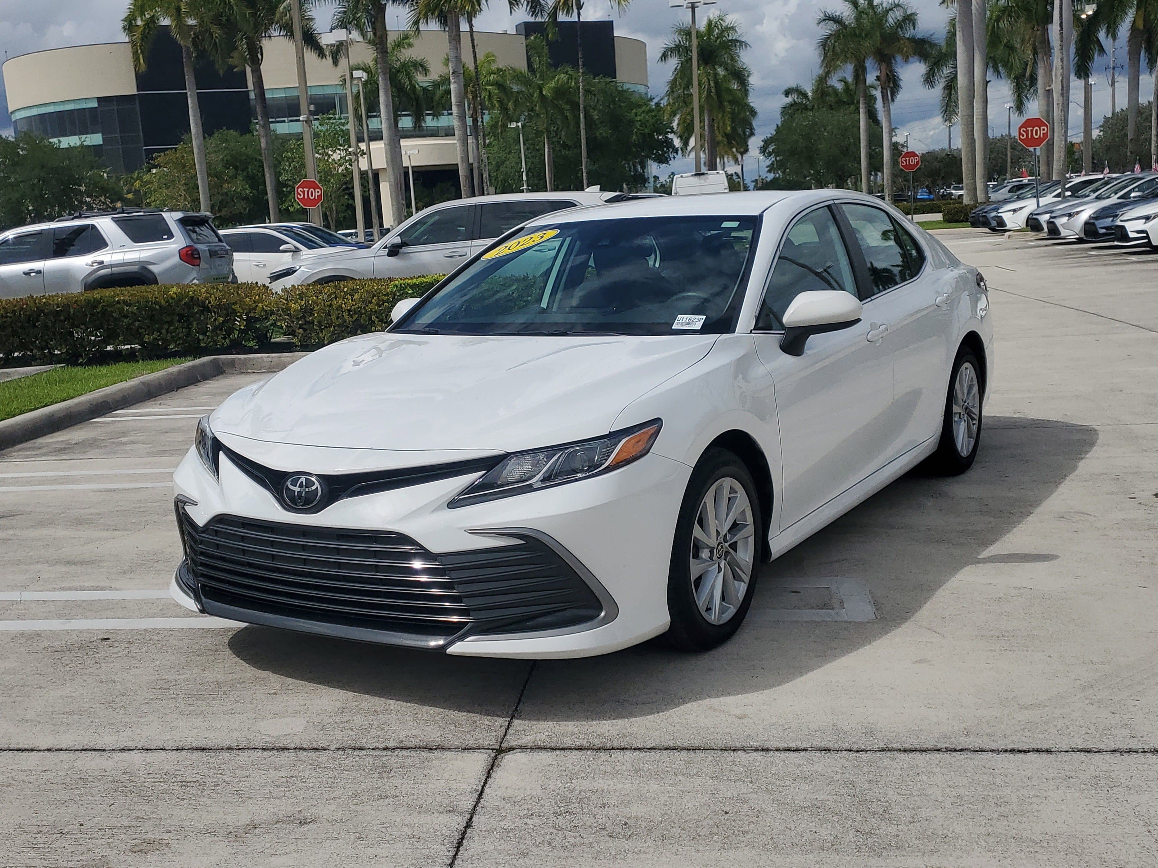 Used 2023 Toyota Camry LE FWD image 7