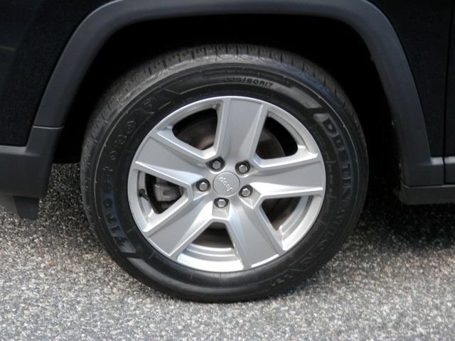 Used 2022 Jeep Compass Latitude w/ Sun and Sound Group AWD/4WD image 13
