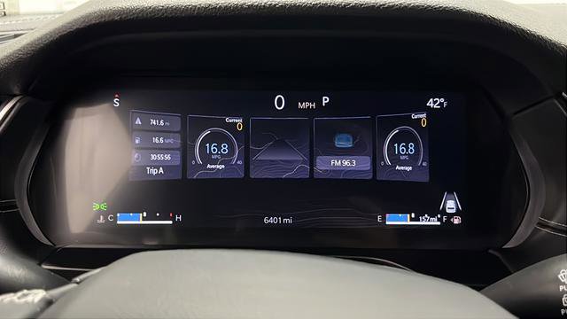 Used 2025 Jeep Grand Cherokee Altitude AWD/4WD image 16