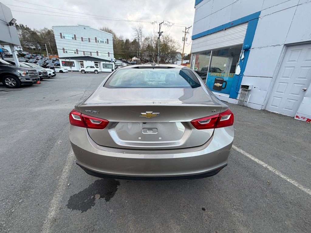 Used 2025 Chevrolet Malibu LT FWD image 4
