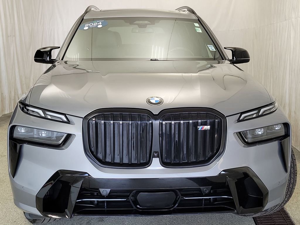 Used 2024 BMW X7 M60i w/ Executive Package image 4