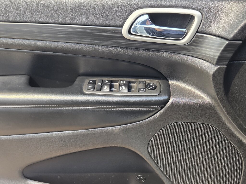 Used 2021 Jeep Grand Cherokee Laredo X RWD image 7