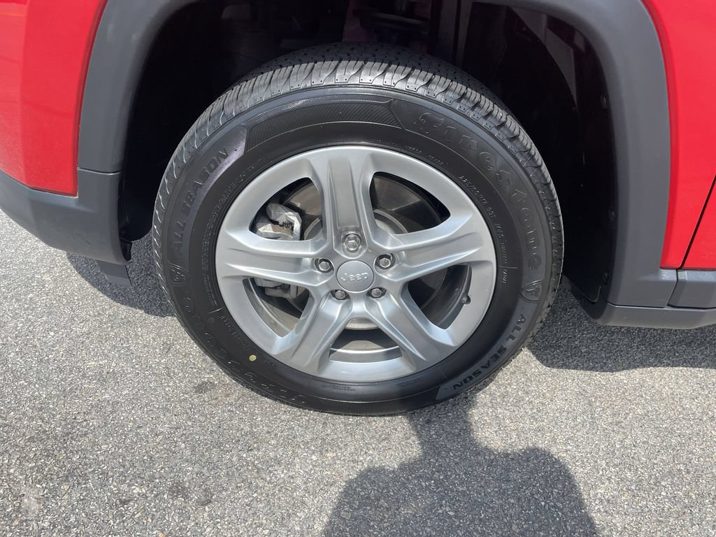 Used 2024 Jeep Compass Latitude AWD/4WD image 9